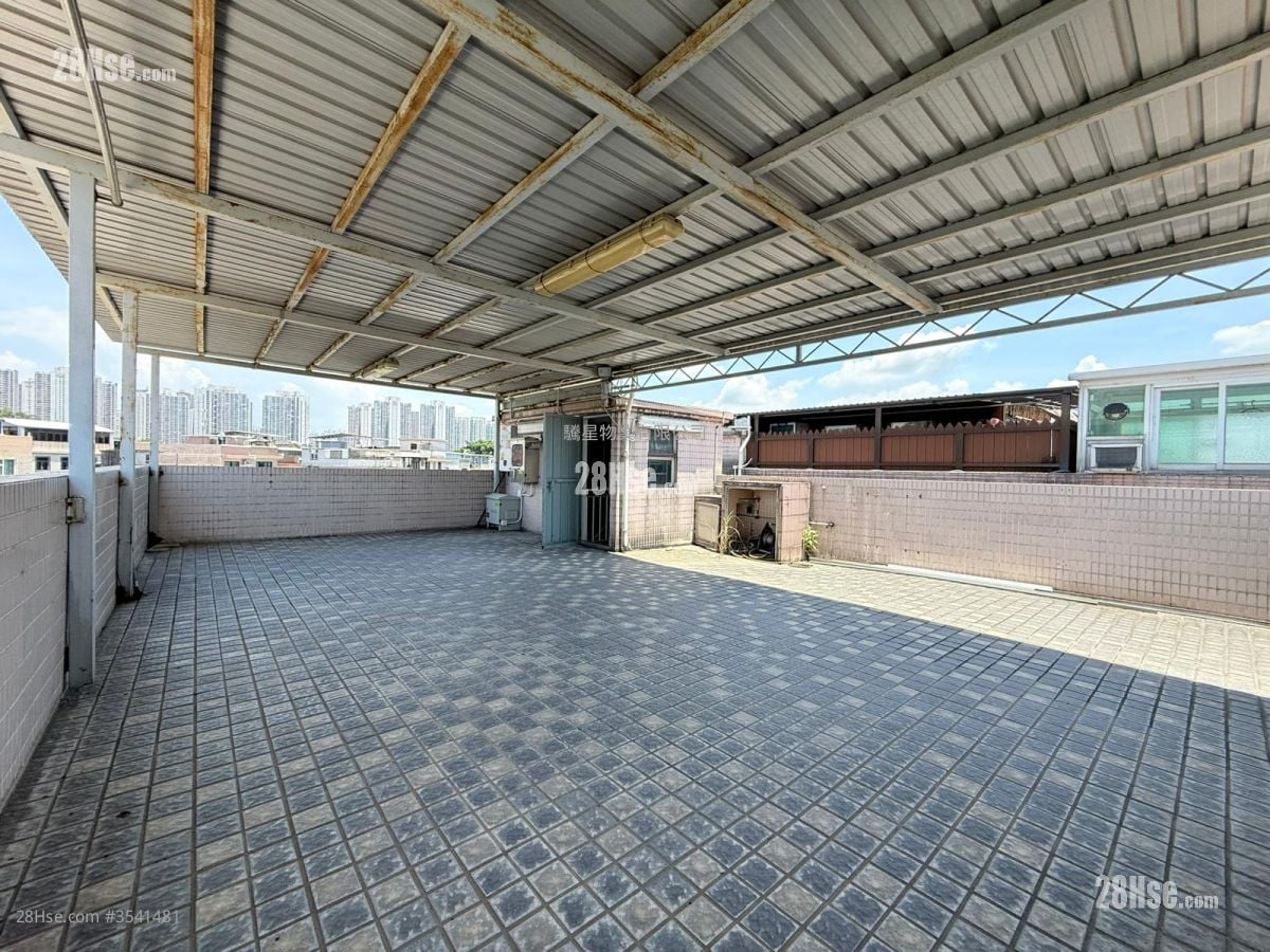 村屋 售盤 3 房 , 1 浴室 700 平方呎