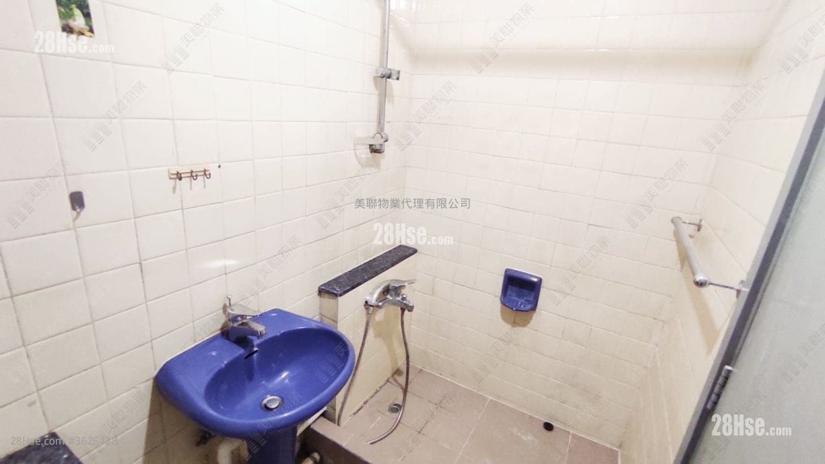 Siu Lun Court Sell 2 Bedrooms 401 ft²