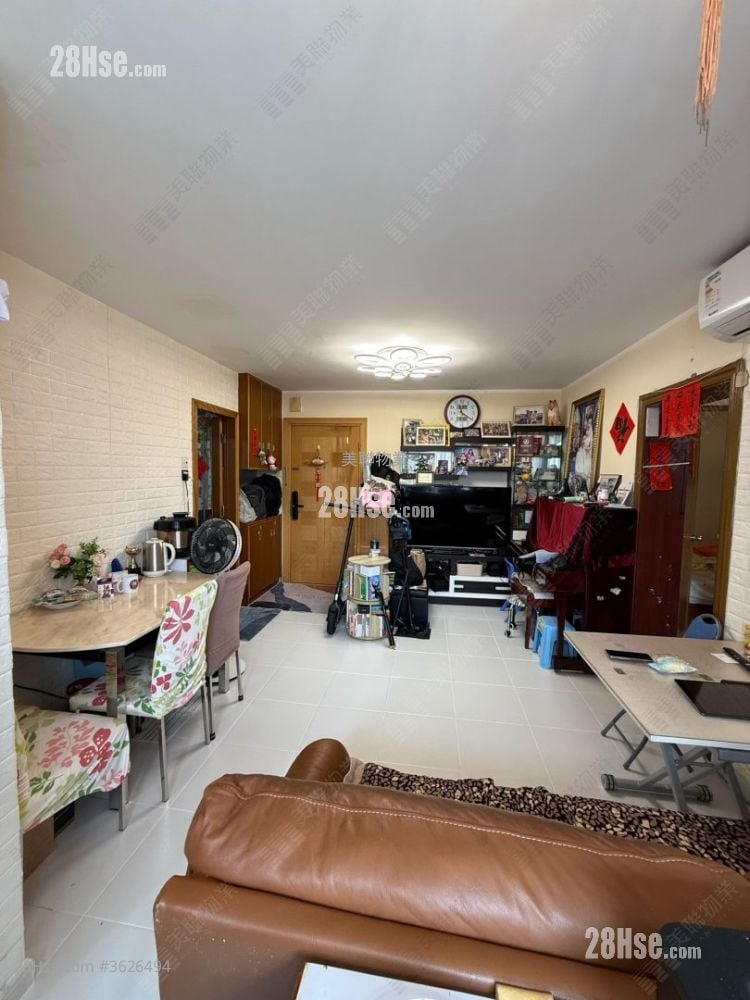 King Shing Court Sell 3 Bedrooms , 2 Bathrooms 598 ft²