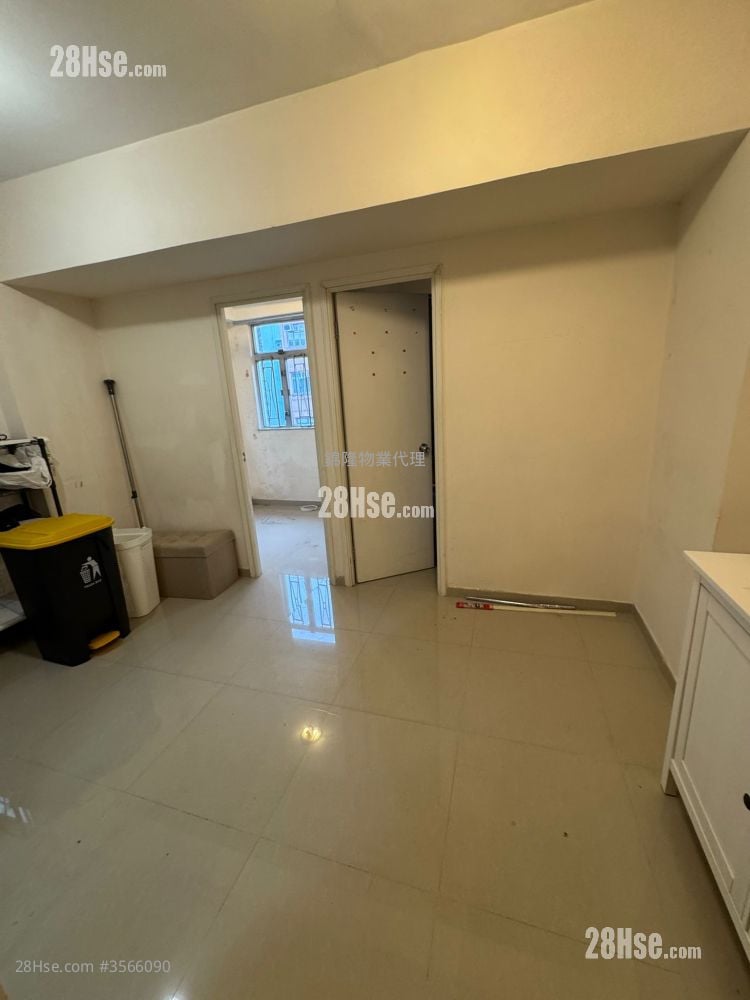 Yen Wo Building Rental 2 Bedrooms , 1 Bathroom 300 ft²