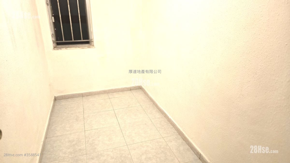 村屋 租盘 1 房 , 1 浴室 300 平方尺