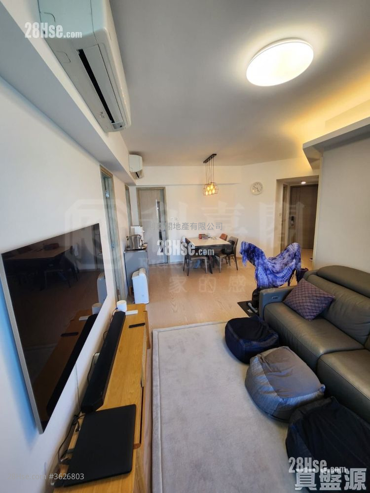 Sea To Sky Rental 3 Bedrooms , 2 Bathrooms 781 ft²