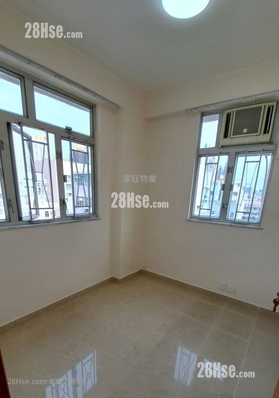 Golden Building Rental 2 Bedrooms , 1 Bathroom 385 ft²