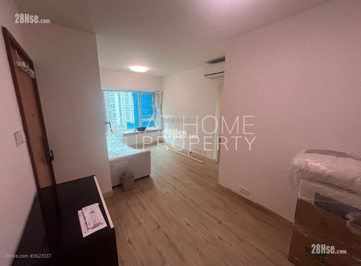 Ying Wa Court Rental 2 Bedrooms , 1 Bathroom 466 ft²
