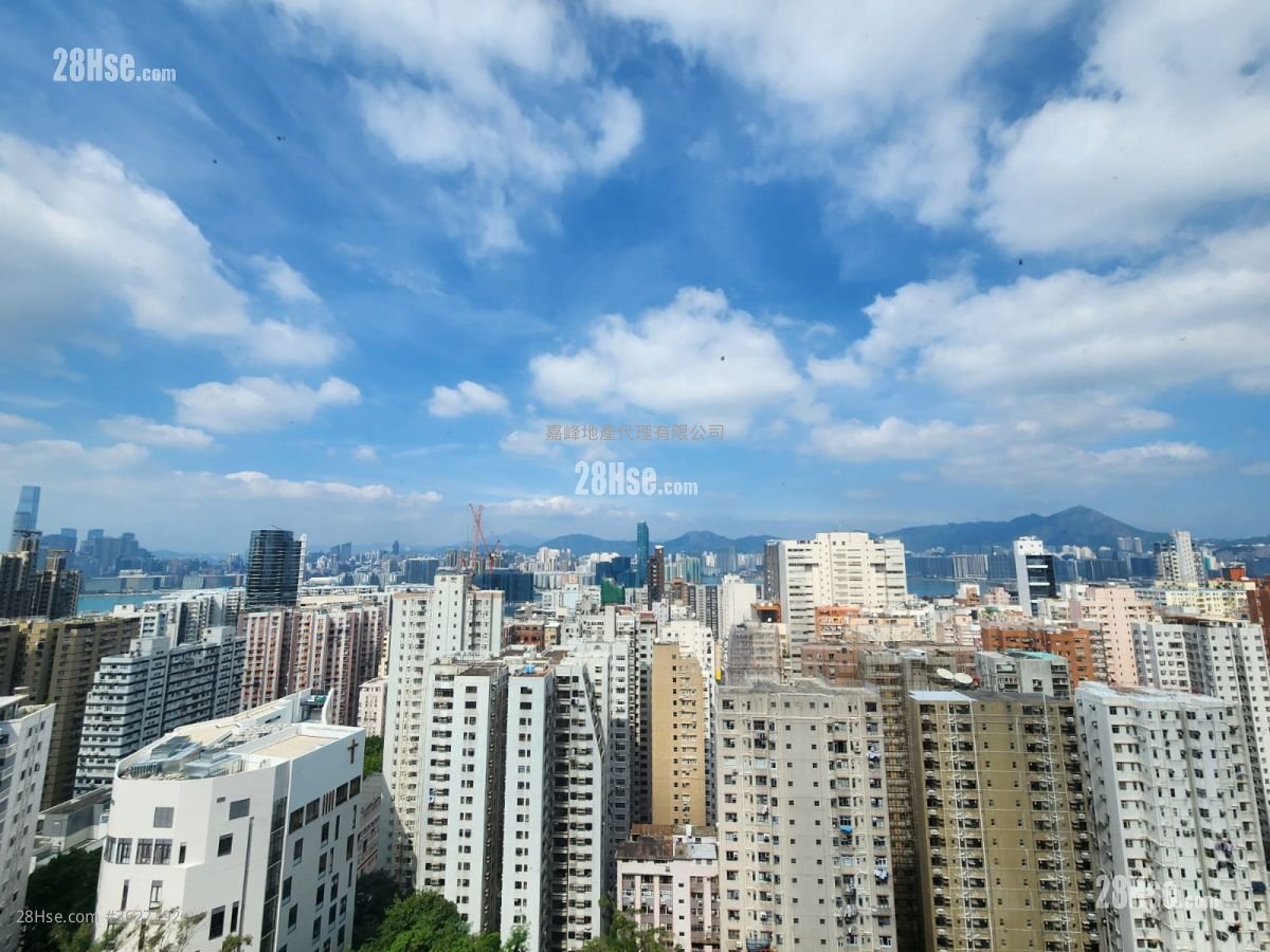 Coral Court Rental 3 Bedrooms , 2 Bathrooms 1,173 ft²