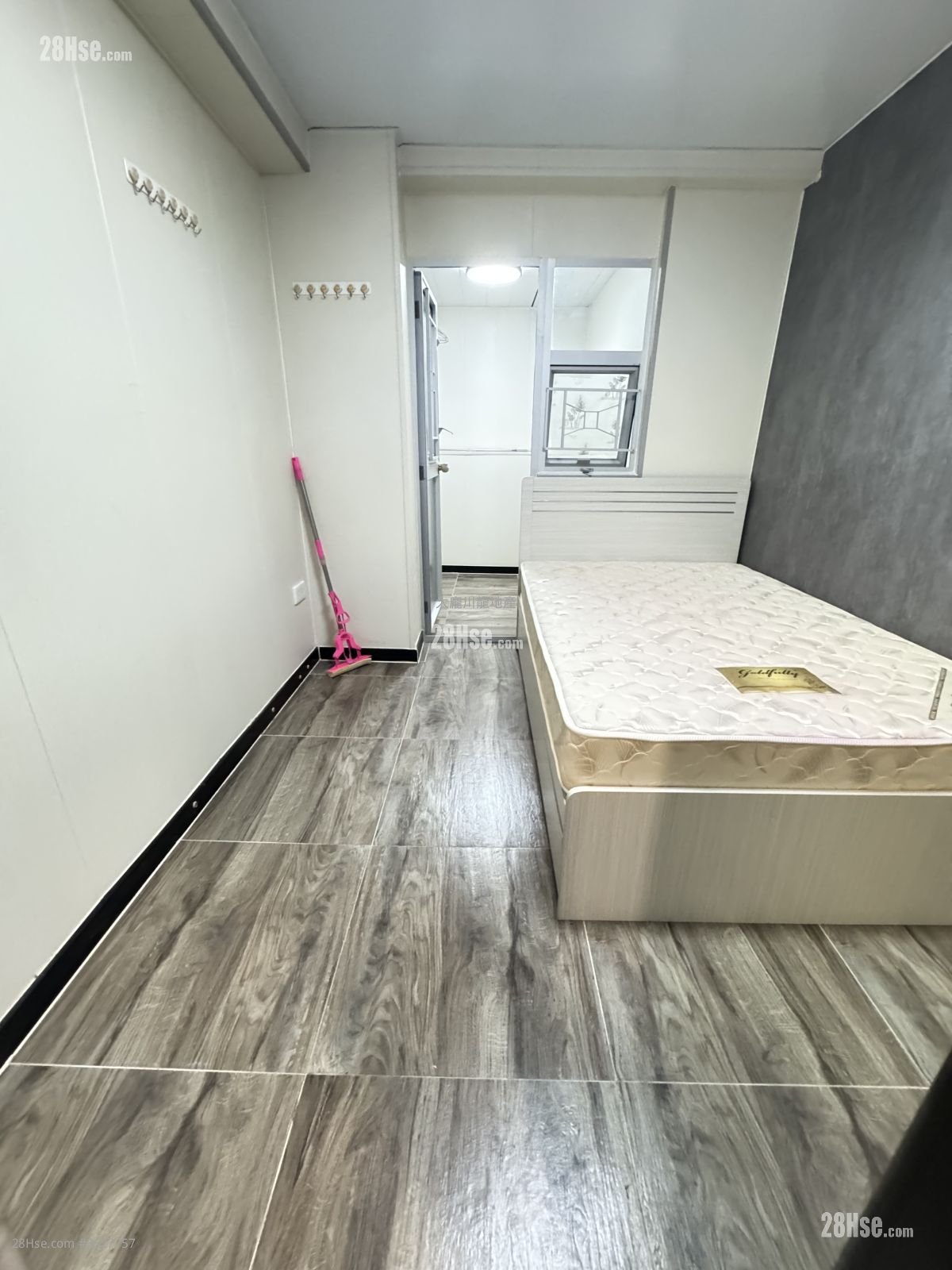 Tai Tak Building Rental 140 ft²