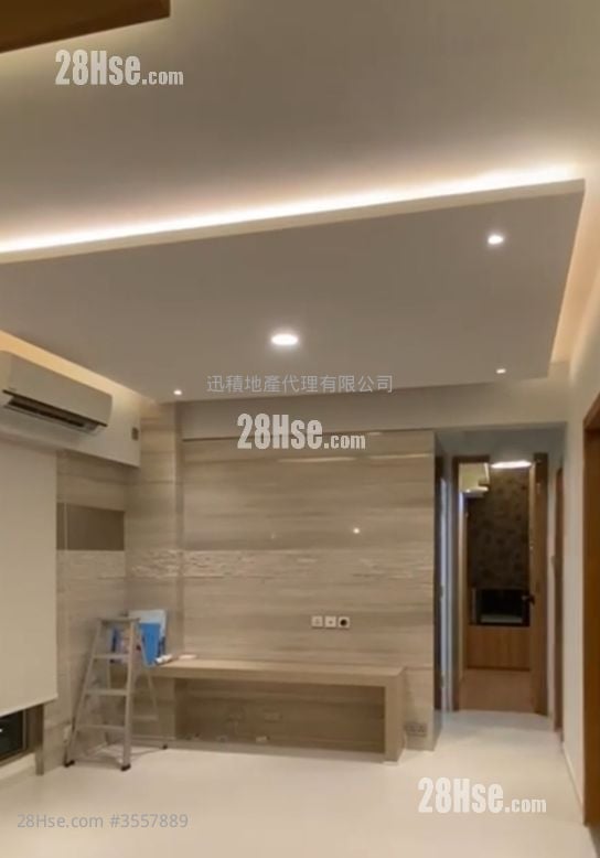 The Astrid Rental 3 Bedrooms , 2 Bathrooms 700 ft²