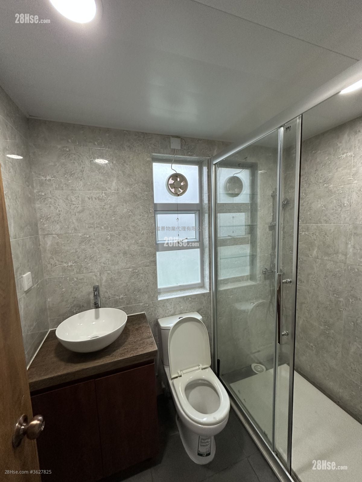 Lung Kwu Tan Sell 3 Bedrooms , 1 Bathroom 653 ft²