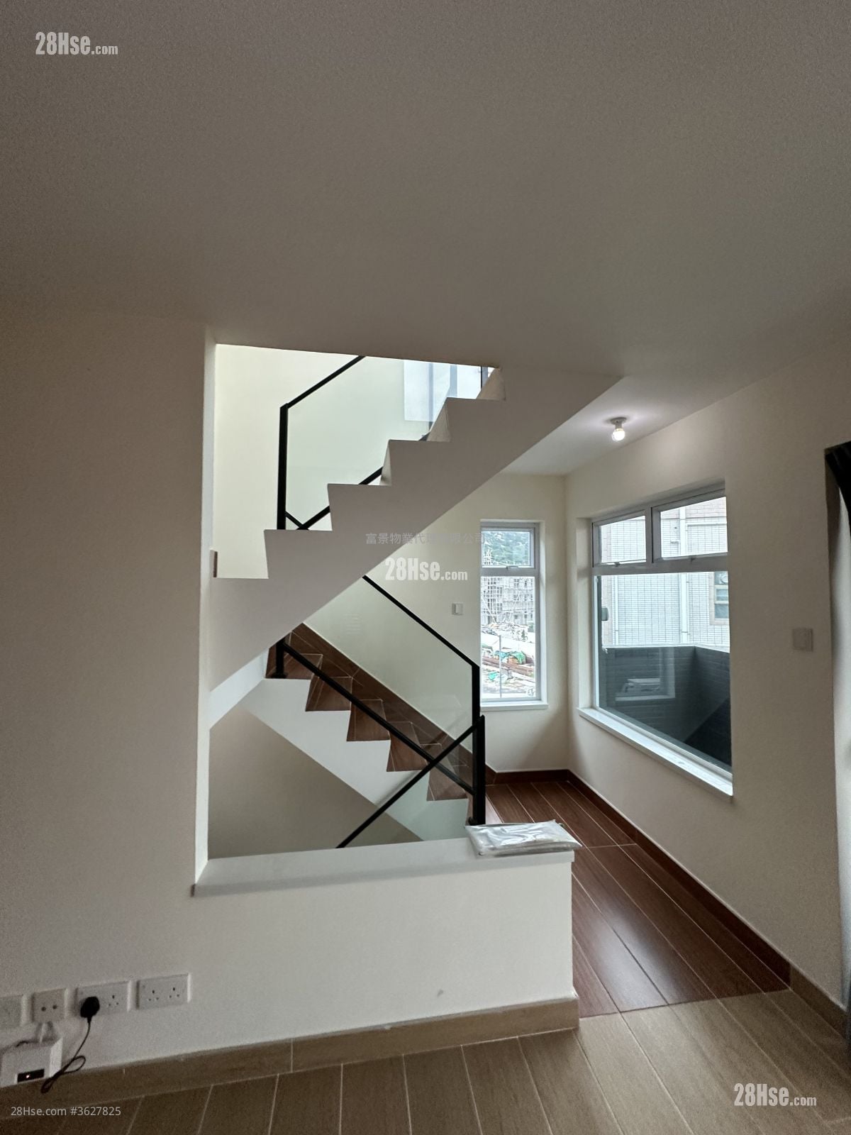 Lung Kwu Tan Sell 3 Bedrooms , 1 Bathroom 653 ft²