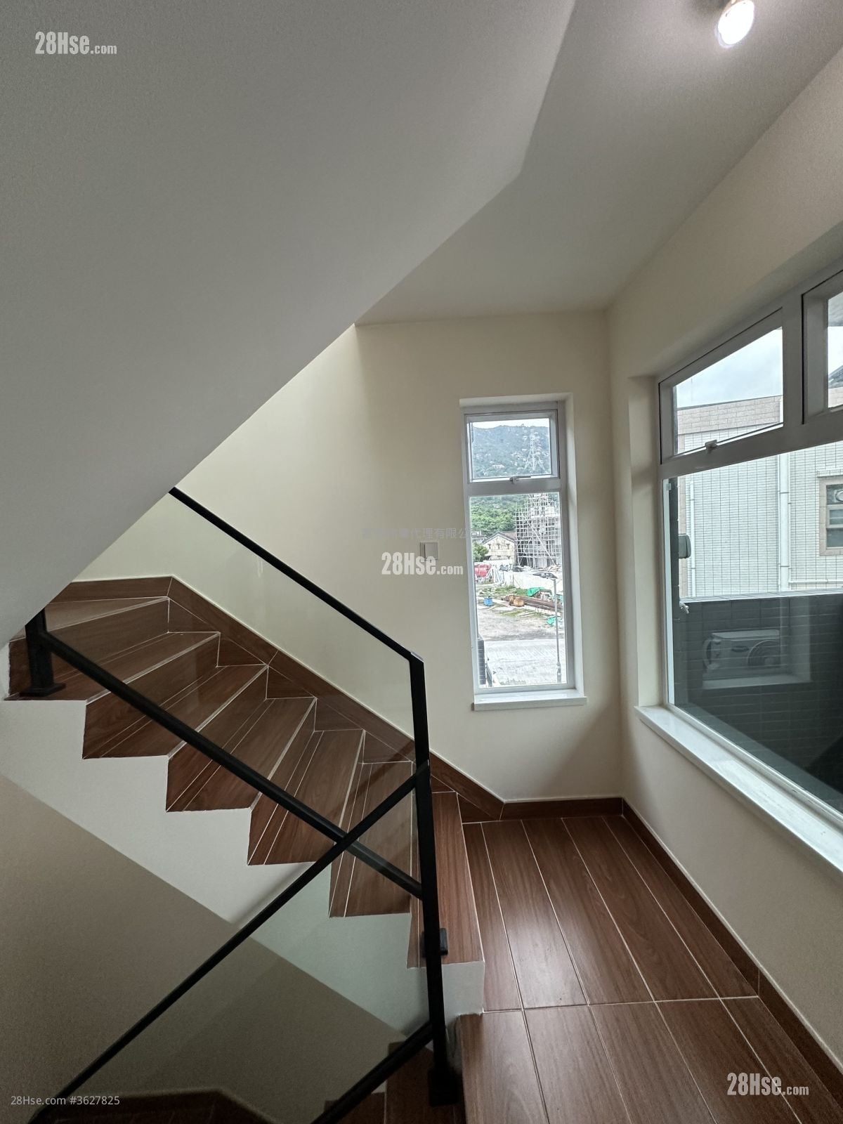 Lung Kwu Tan Sell 3 Bedrooms , 1 Bathroom 653 ft²