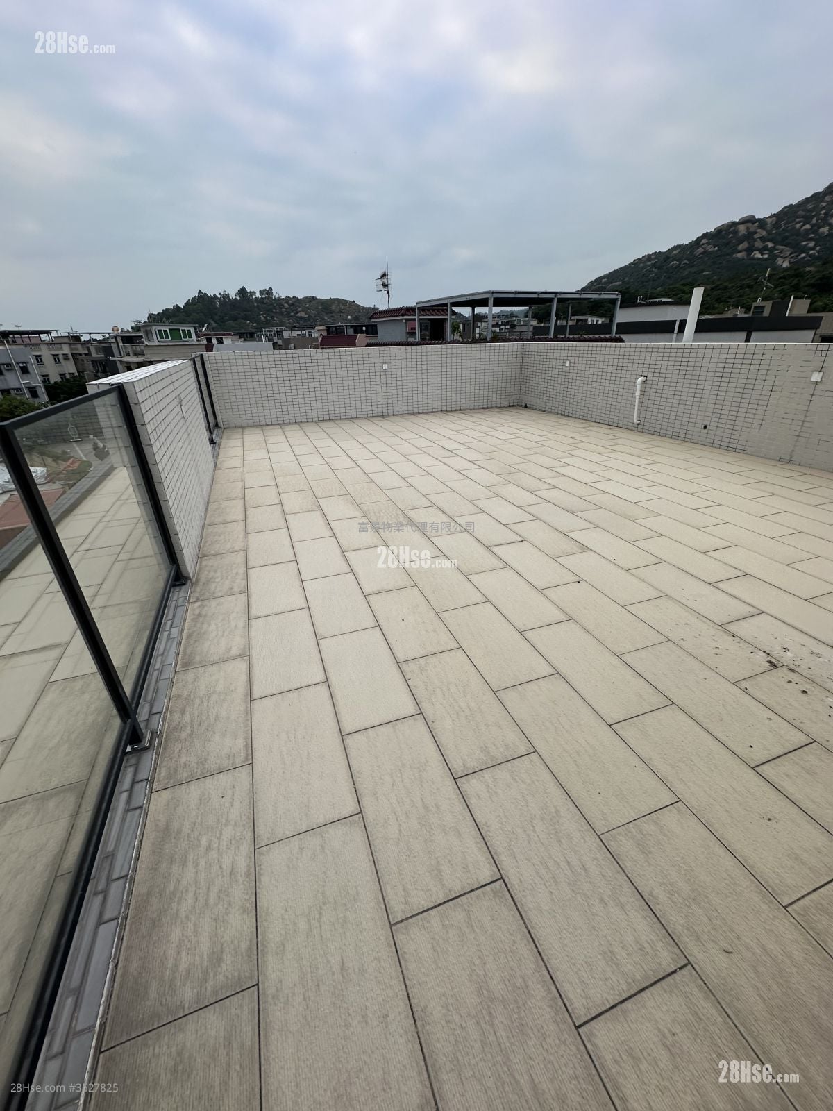 Lung Kwu Tan Sell 3 Bedrooms , 1 Bathroom 653 ft²