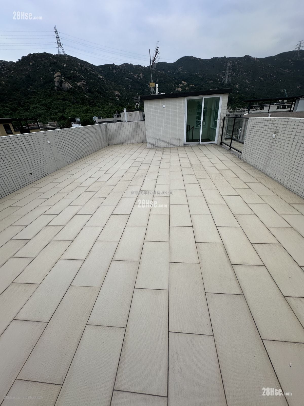 Lung Kwu Tan Sell 3 Bedrooms , 1 Bathroom 653 ft²