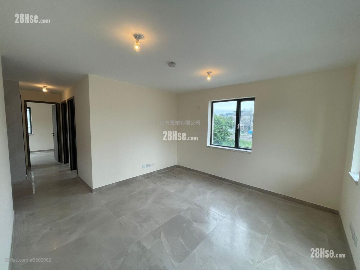 村屋 售盘 3 房 , 2 浴室 700 平方尺