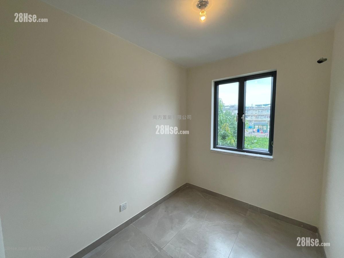 村屋 售盘 3 房 , 2 浴室 700 平方尺