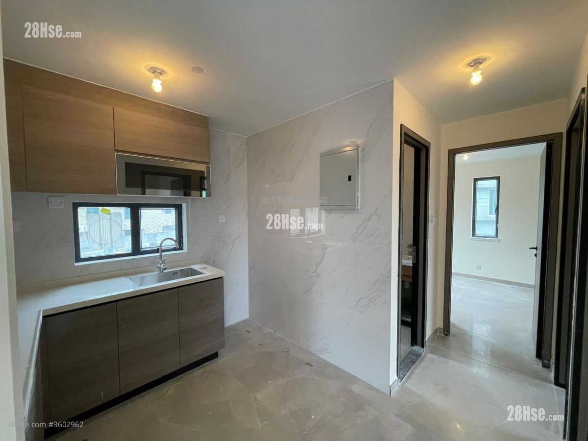 村屋 售盘 3 房 , 2 浴室 700 平方尺