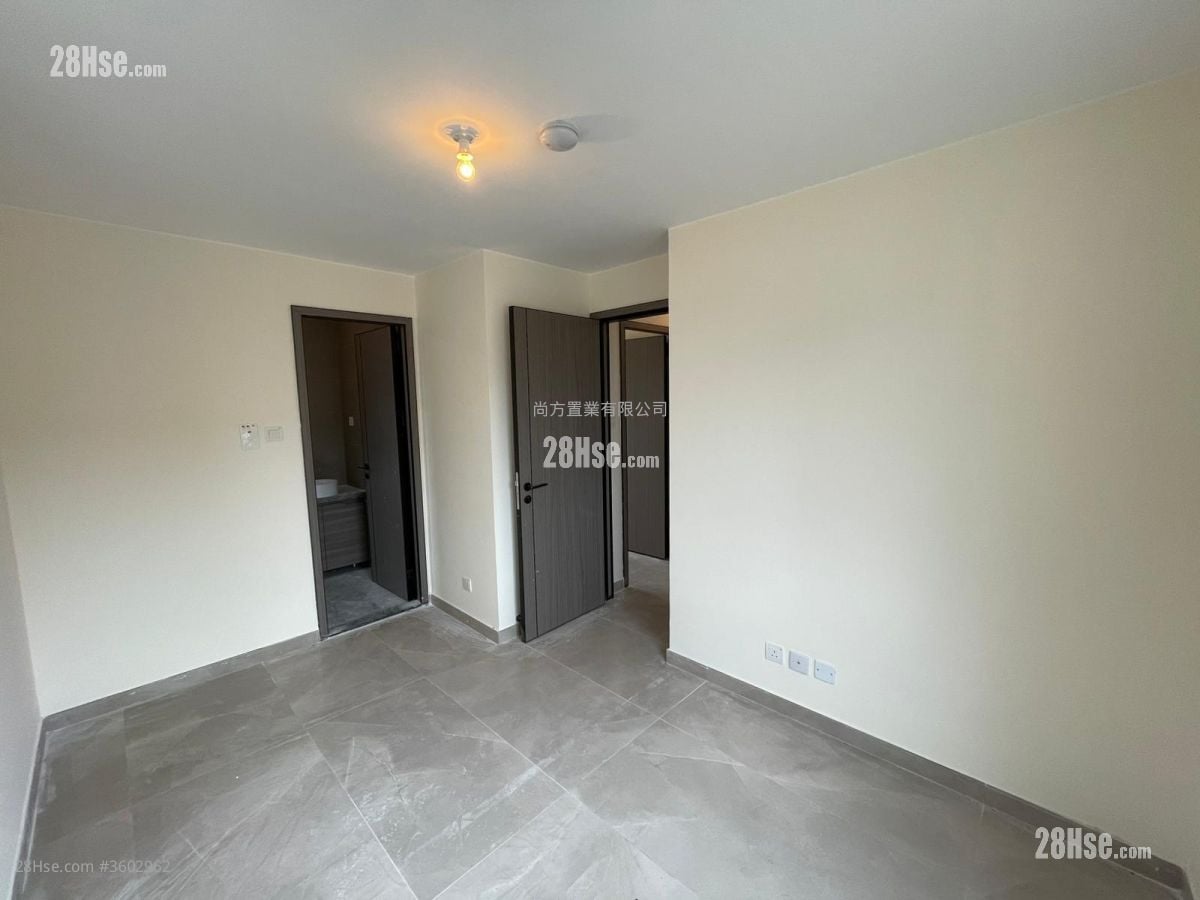 村屋 售盘 3 房 , 2 浴室 700 平方尺