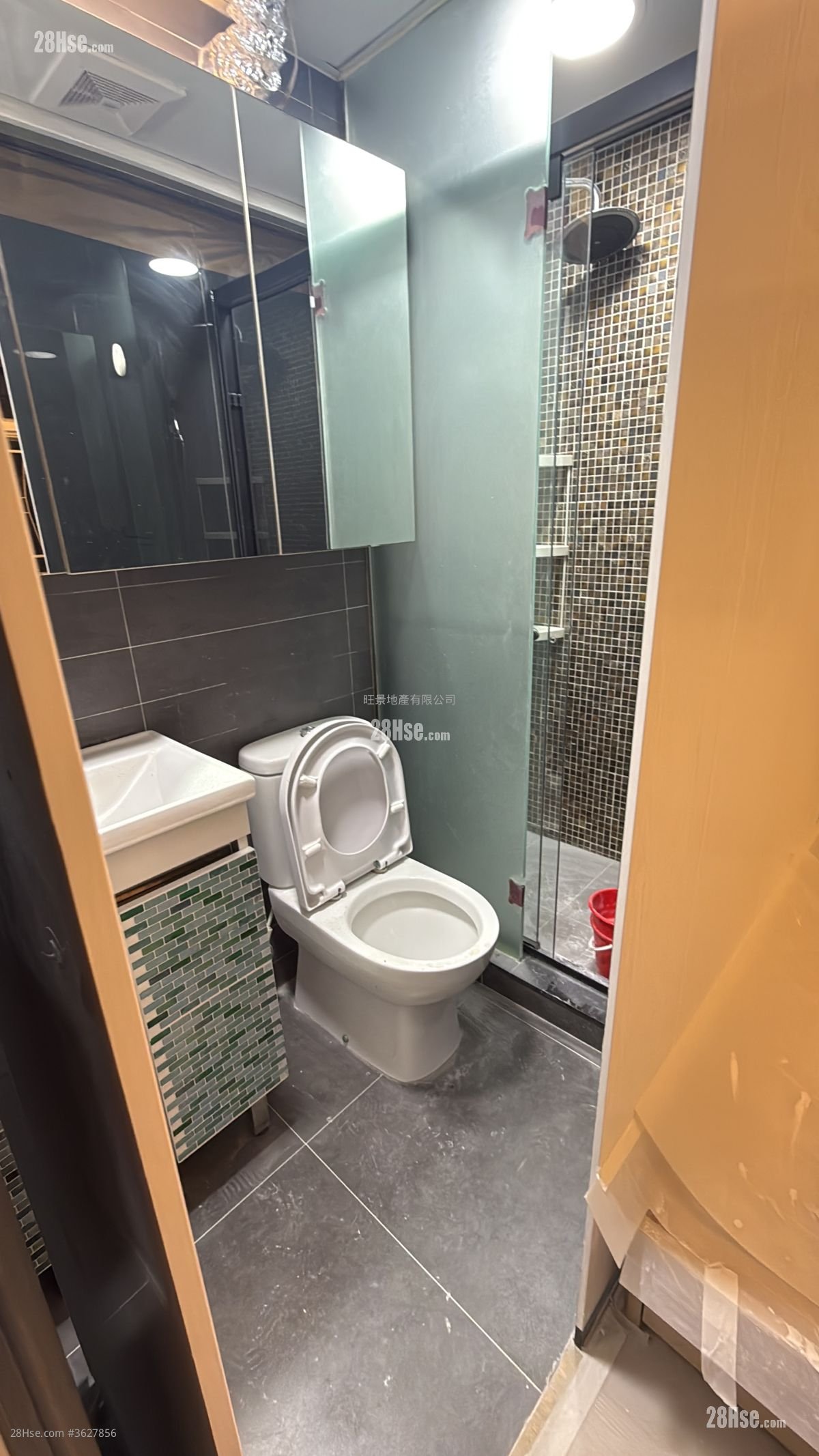 海利大廈 租盤 1 房 194 平方呎