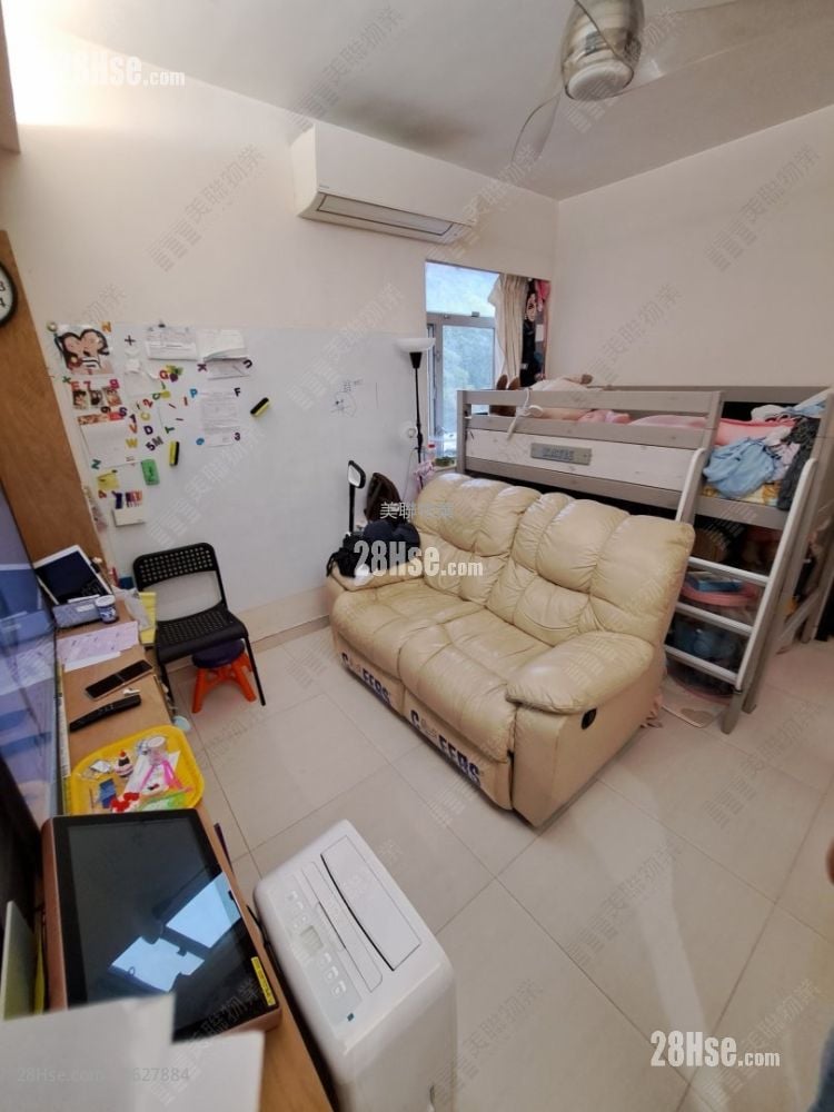 Kwai Fong Terrace Sell 2 Bedrooms , 1 Bathroom 415 ft²