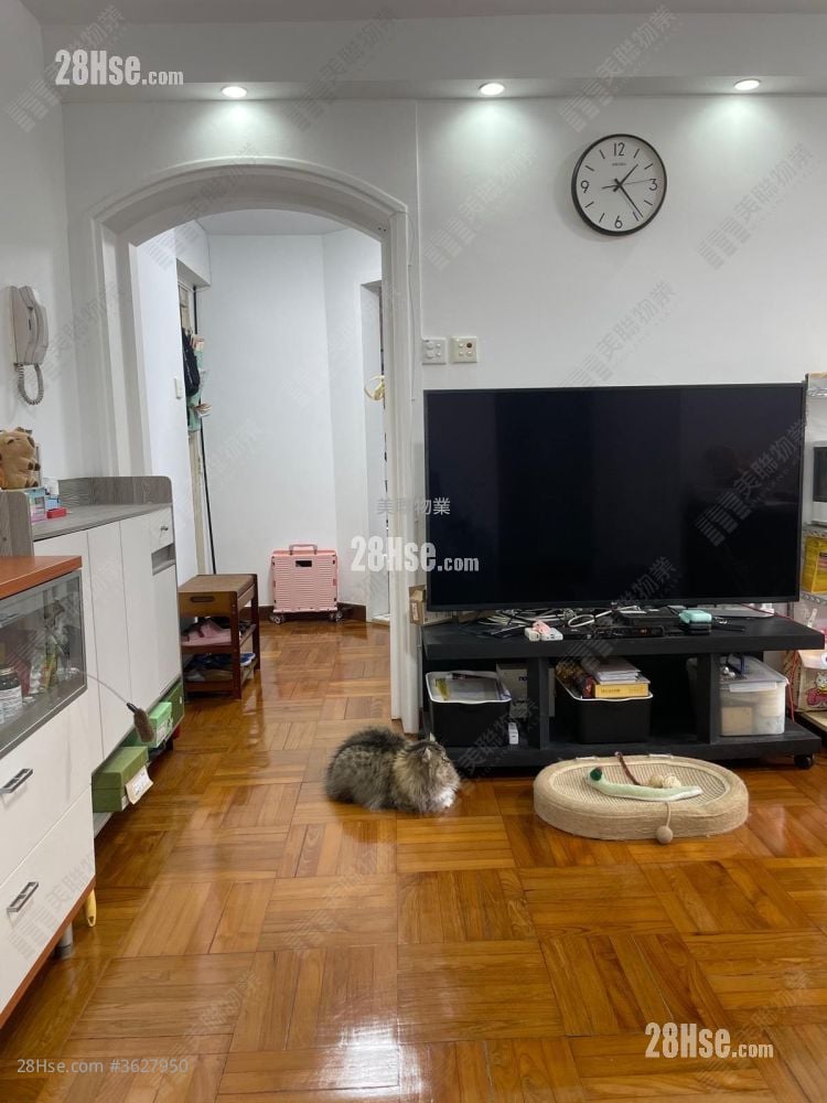 Yue Tin Court Sell 3 Bedrooms , 1 Bathroom 548 ft²