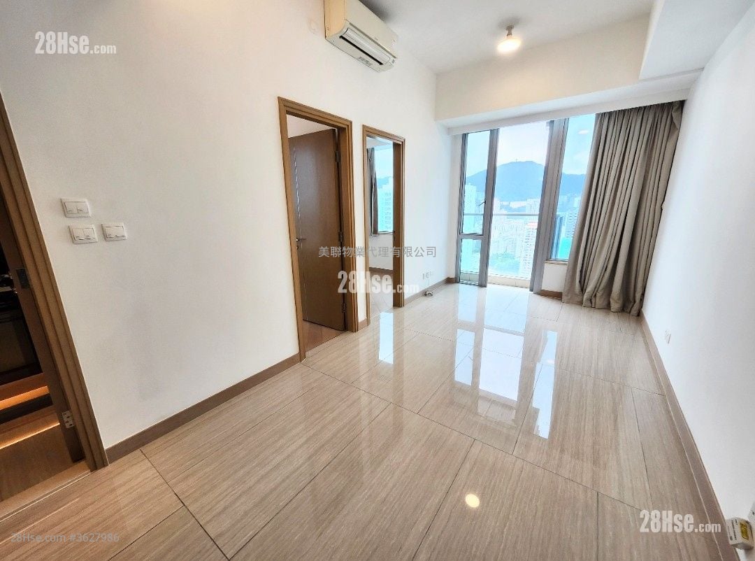 Cullinan West Sell 2 Bedrooms , 1 Bathroom 440 ft²