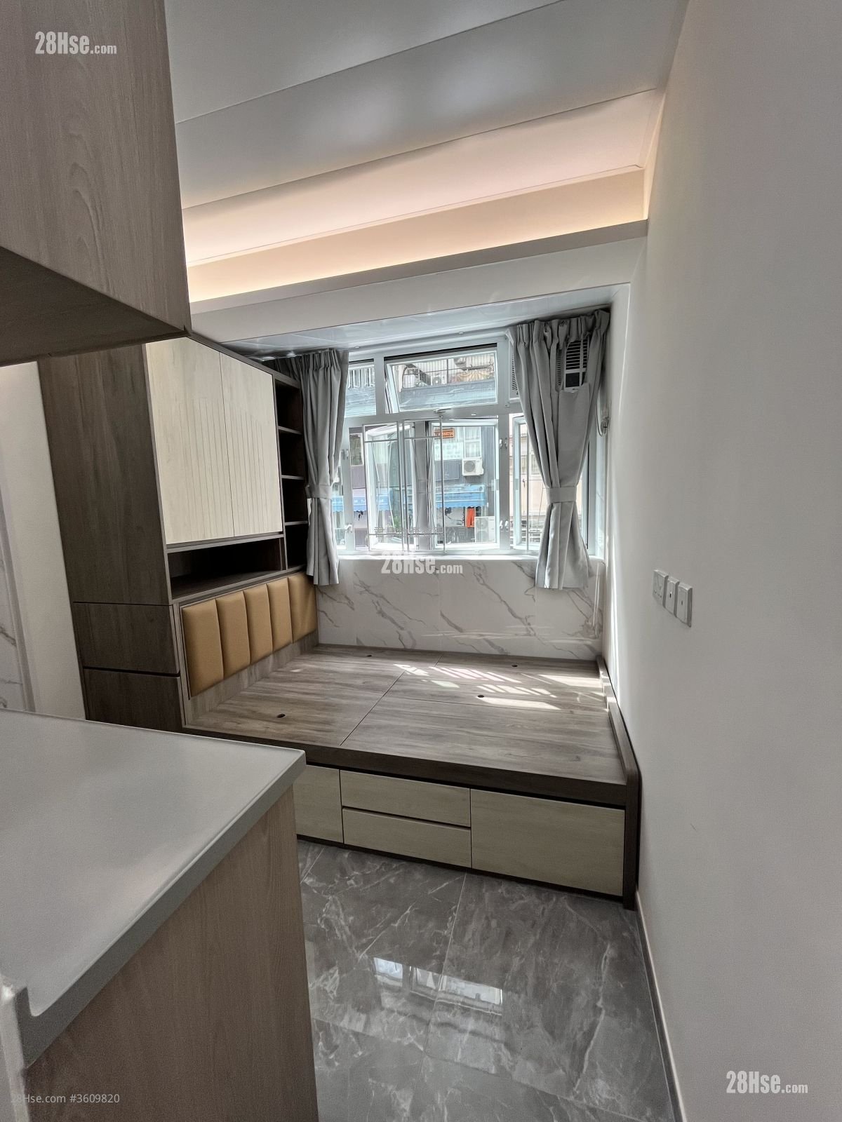 东发楼 租盘 开放式间隔 135 平方尺