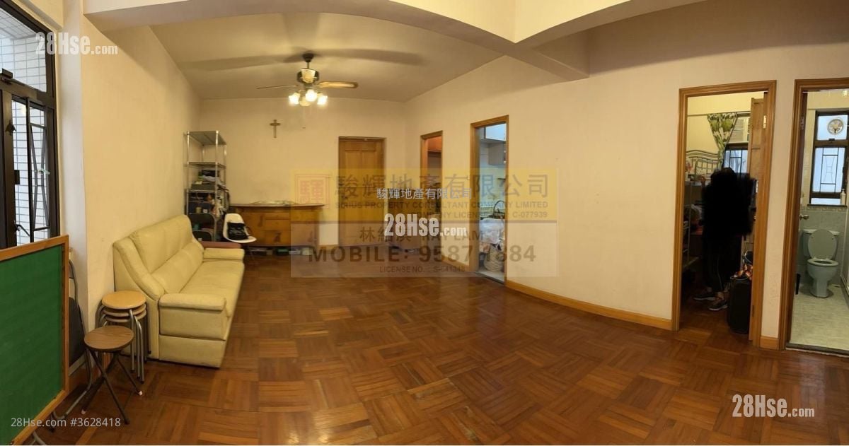 Yan On Building Sell 3 Bedrooms , 1 Bathroom 771 ft²