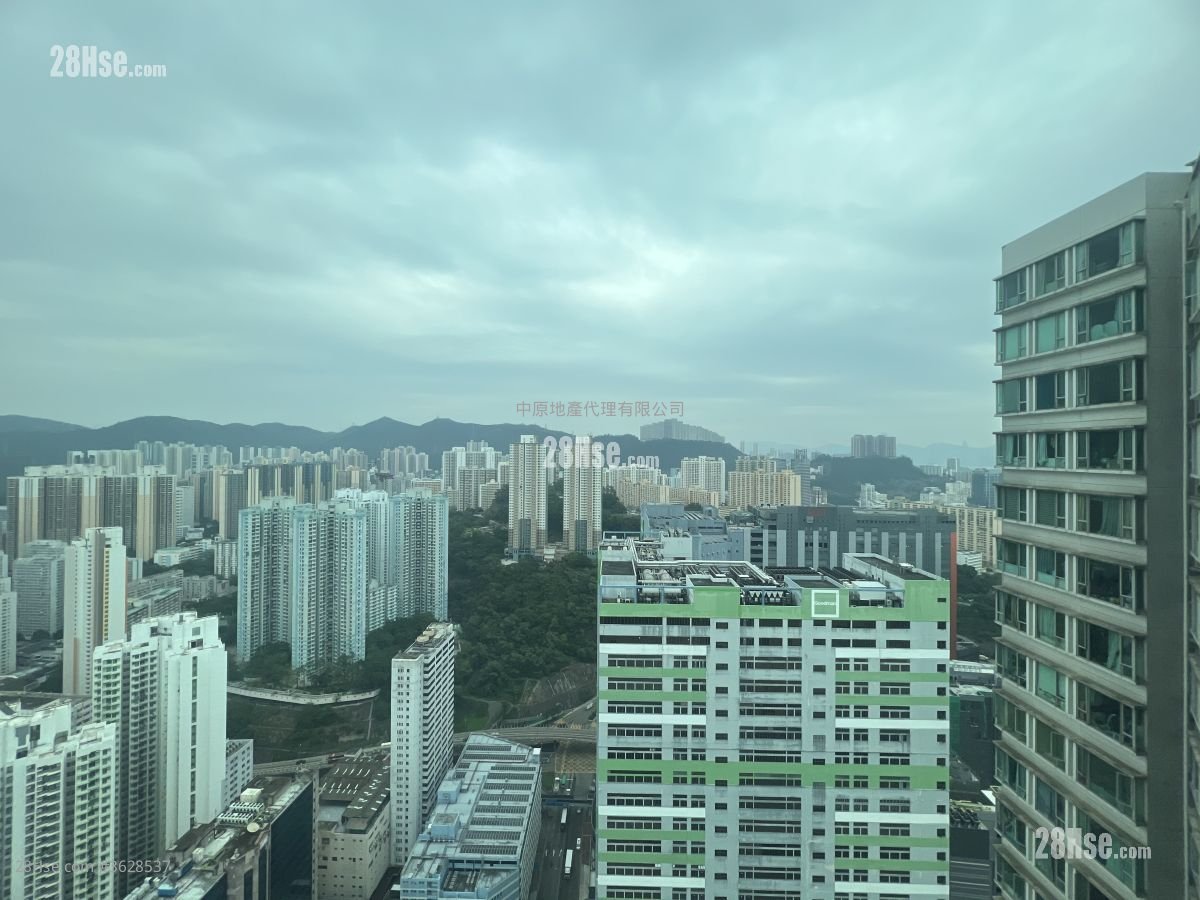 Indihome Rental 3 Bedrooms , 2 Bathrooms 538 ft²