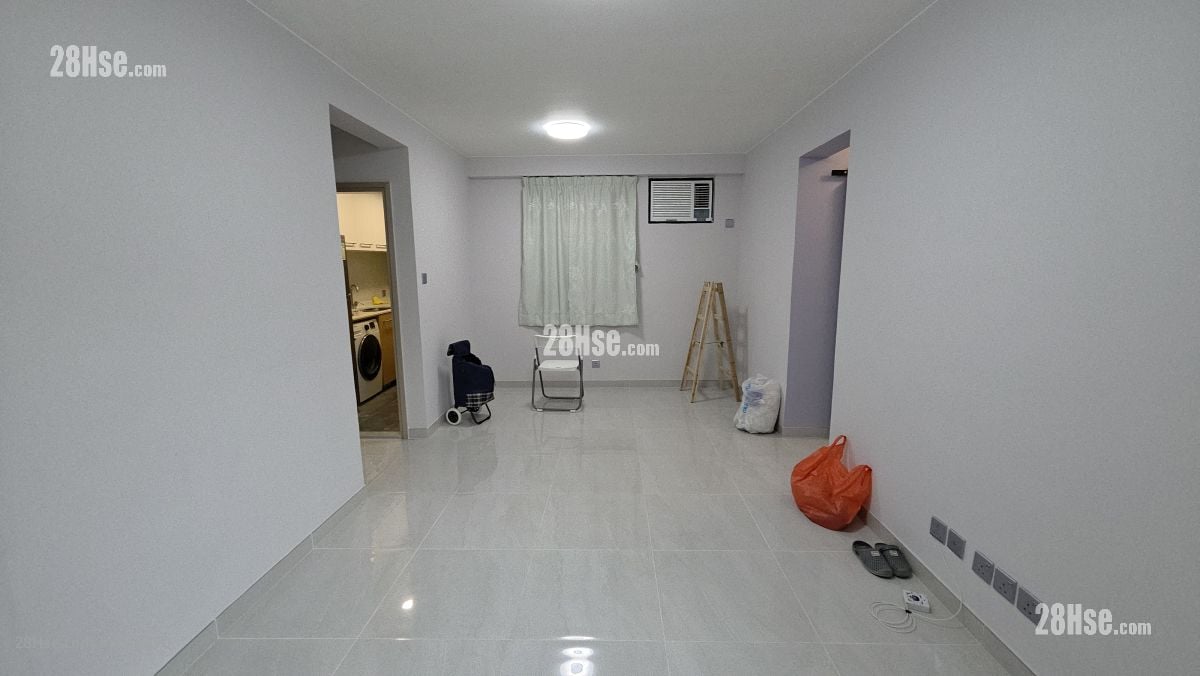 New Town Plaza Rental 2 Bedrooms , 1 Bathroom 583 ft²