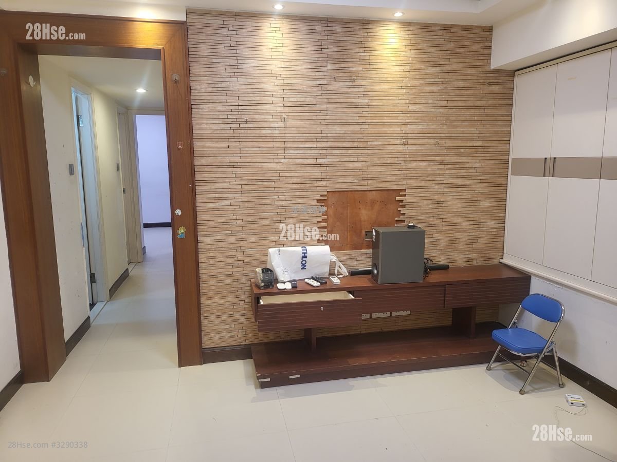 Hilltop Gardens Sell 3 Bedrooms , 2 Bathrooms 589 ft²