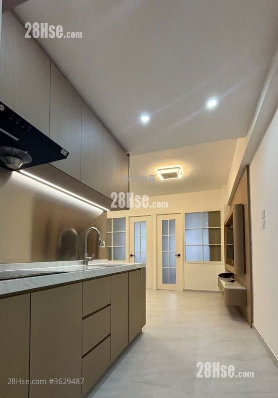 Kwong Wah Mansion Sell 2 Bedrooms , 1 Bathroom 452 ft²
