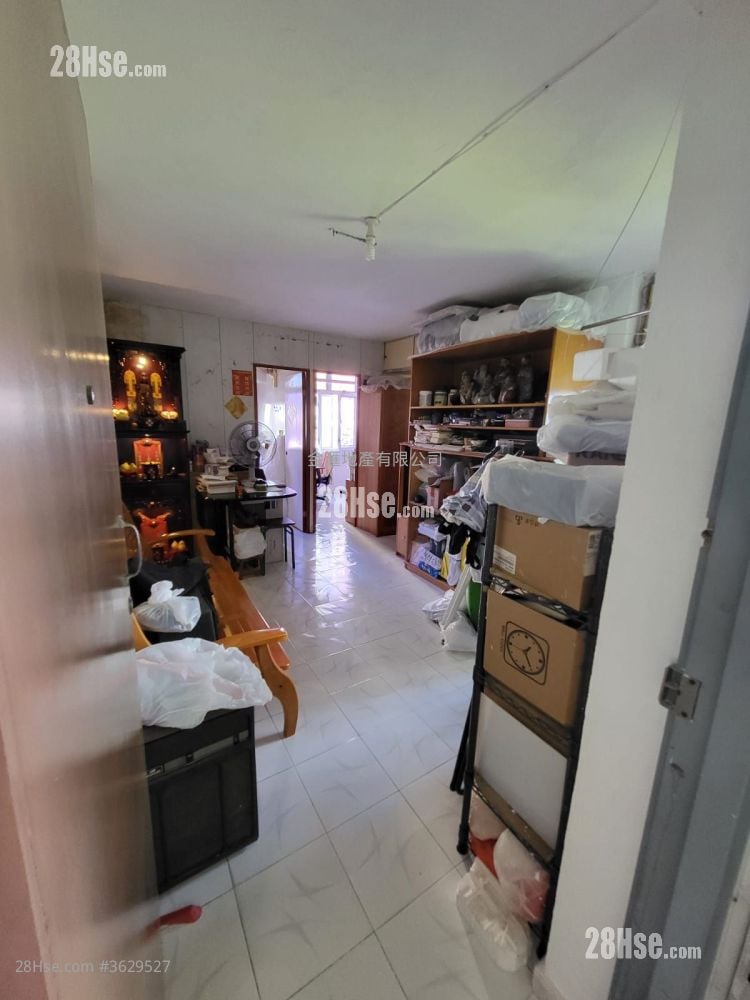Fung Tak Estate Sell 2 Bedrooms 407 ft²