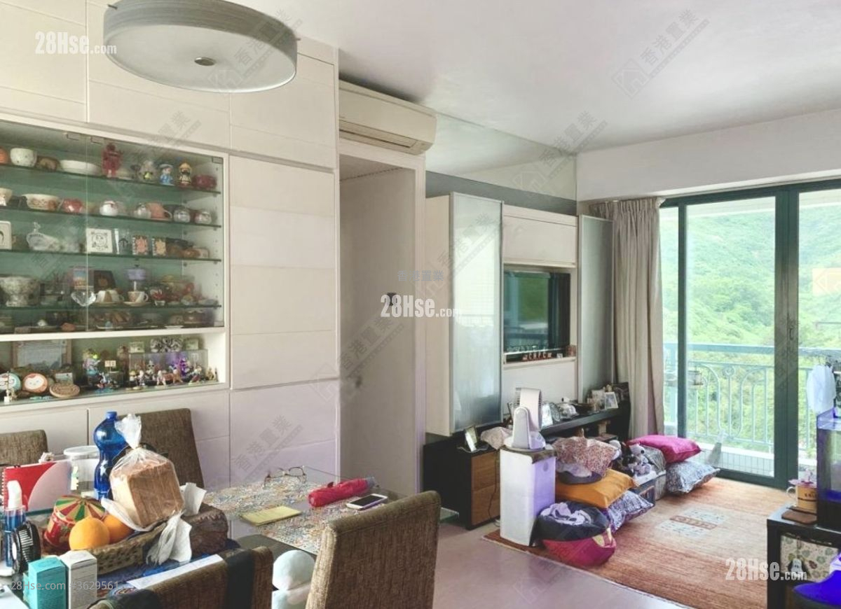 Pokfulam Terrace Sell 3 Bedrooms , 2 Bathrooms 676 ft²