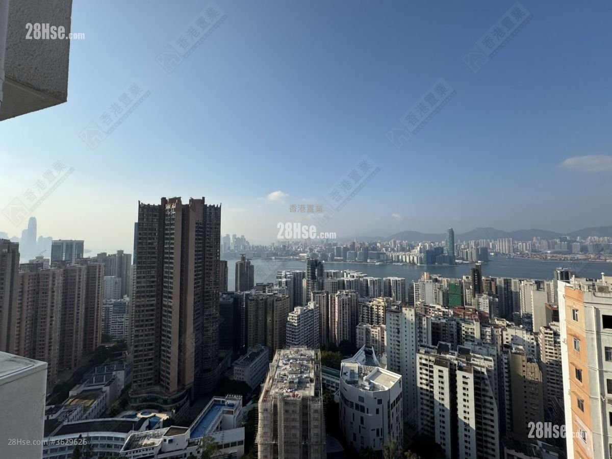 Hanking Court Sell 4 Bedrooms , 3 Bathrooms 1,580 ft²