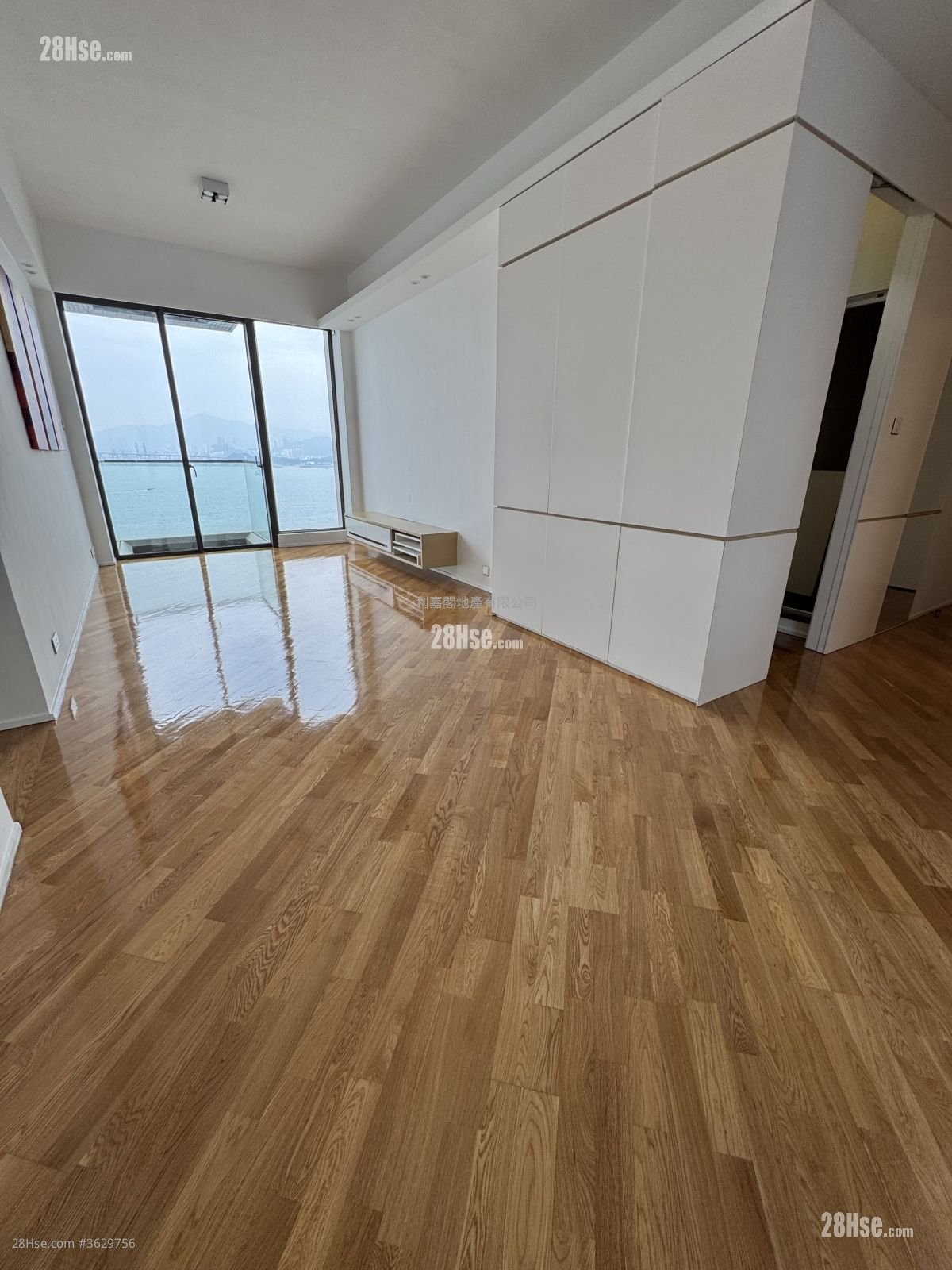 Harbour One Sell 3 Bedrooms 1,127 ft²