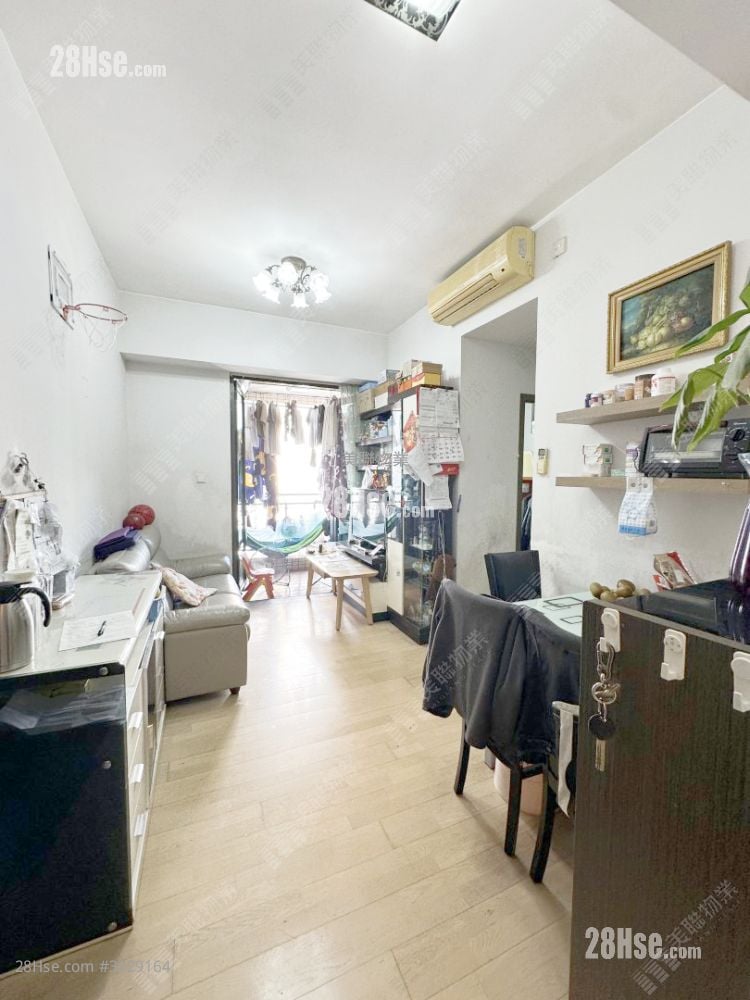 8 Royal Green Sell 2 Bedrooms , 1 Bathroom 431 ft²