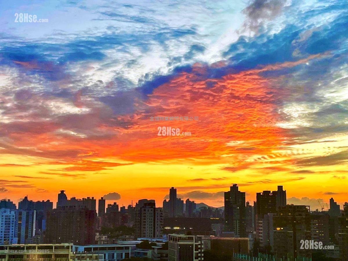 Majestic Park Rental 3 Bedrooms , 2 Bathrooms 765 ft²