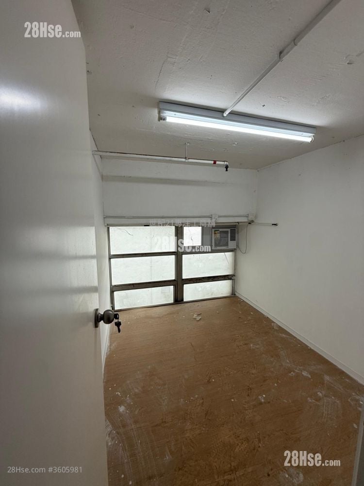 Sha Tin Industrial Centre Rental 2 Bedrooms , 2 Toilets