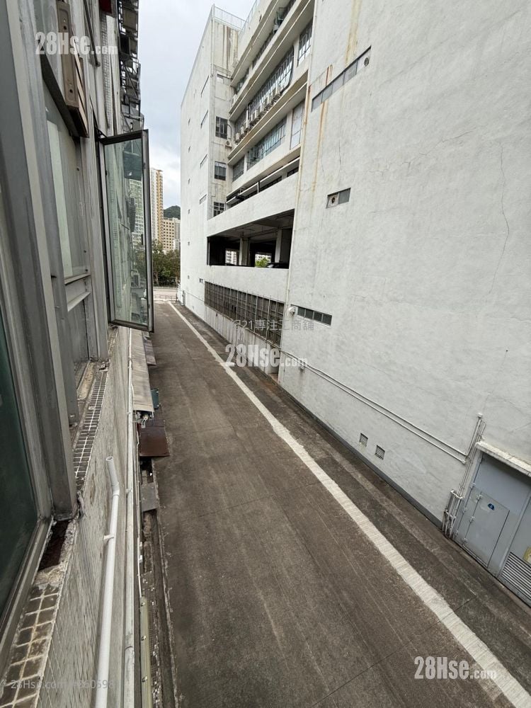 Sha Tin Industrial Centre Rental 2 Bedrooms , 2 Toilets