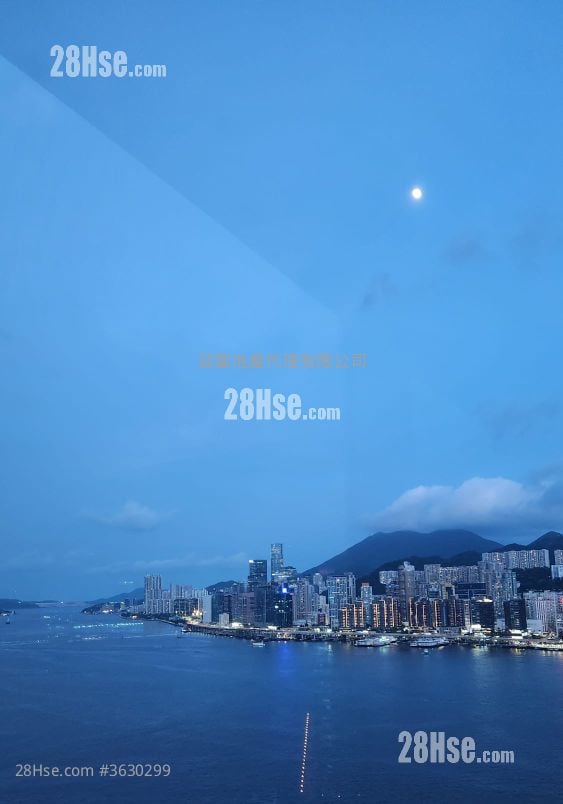 Harbourfront Landmark Sell 3 Bedrooms , 3 Bathrooms 1,420 ft²