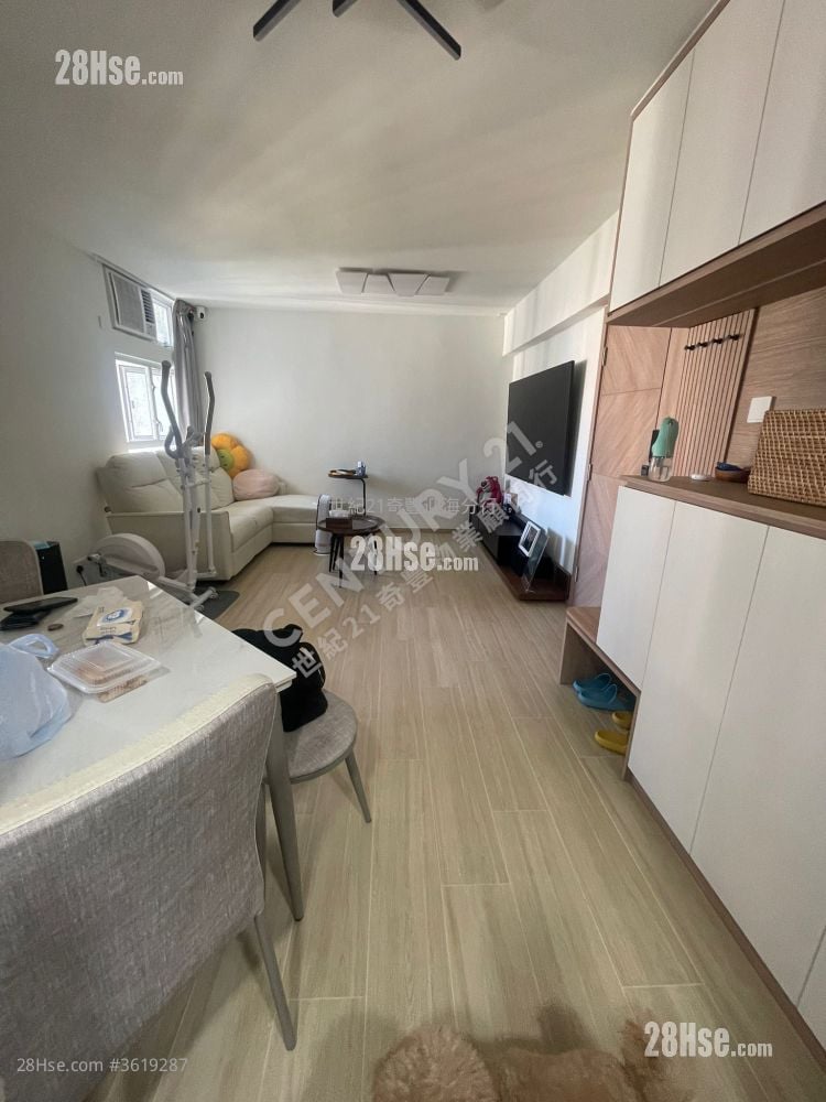 Yiu On Estate Sell 2 Bedrooms , 1 Bathroom 443 ft²