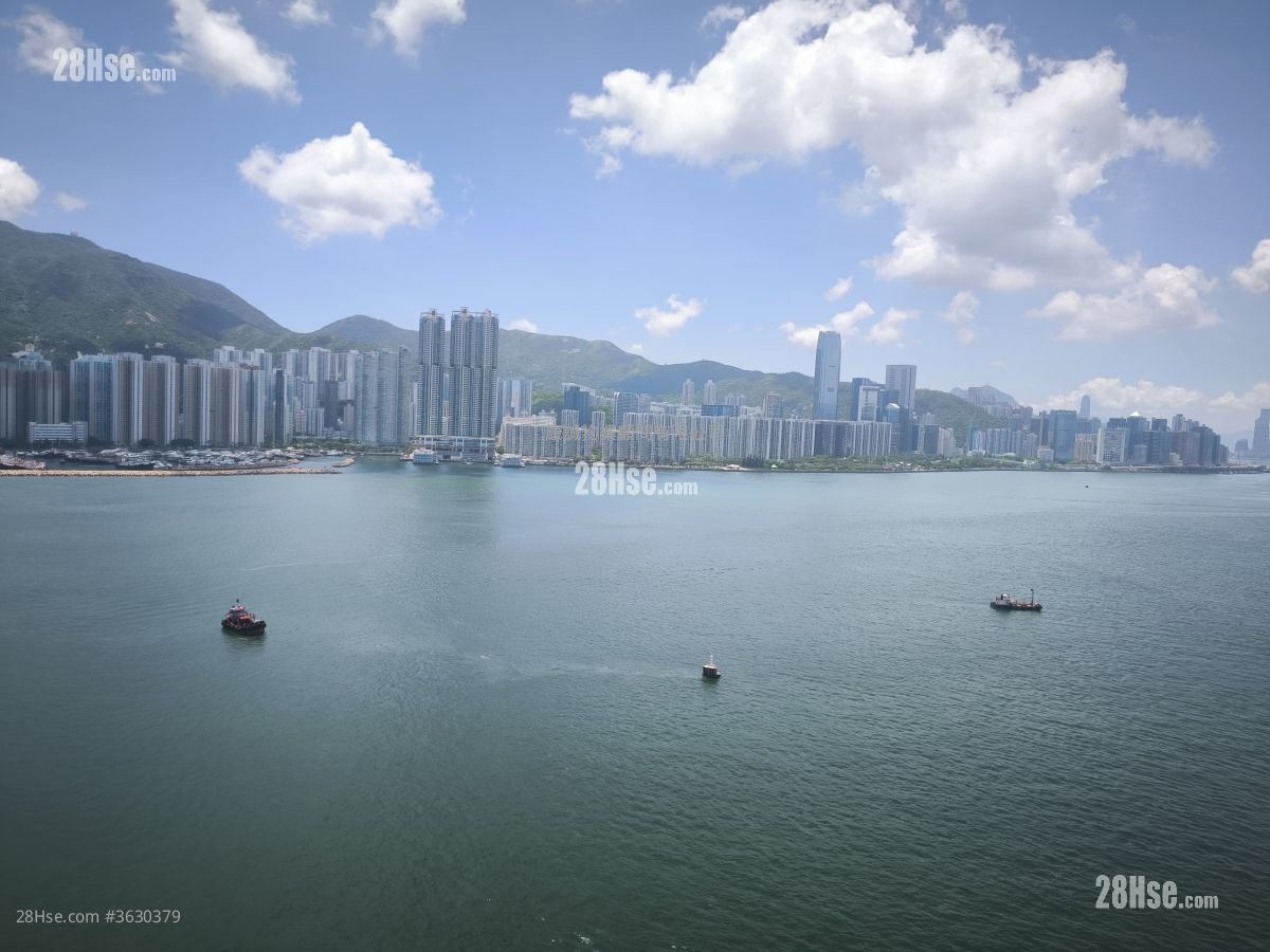 The Coast Line Rental 3 Bedrooms , 2 Bathrooms 718 ft²