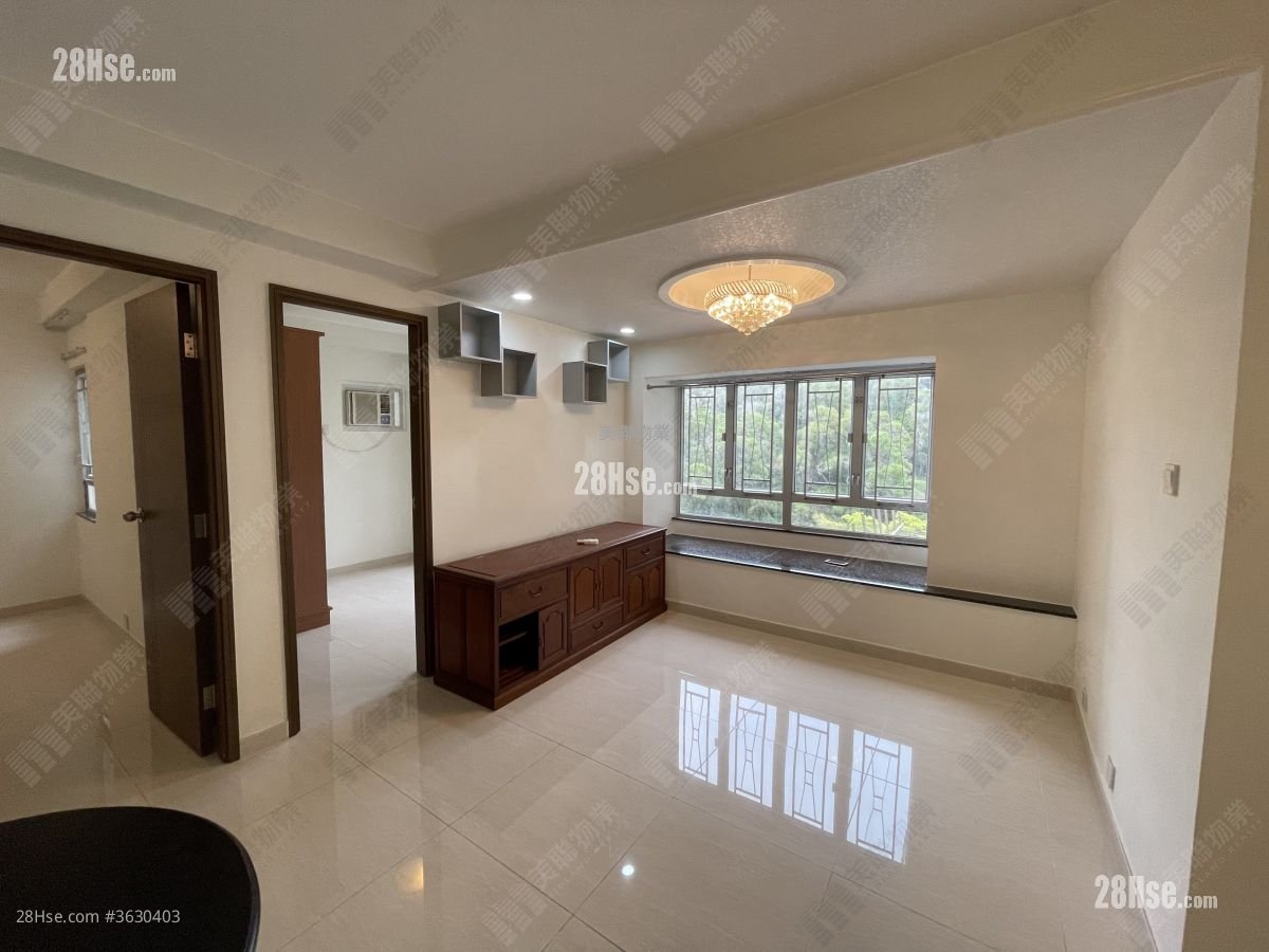 Brilliant Garden Sell 2 Bedrooms 567 ft²