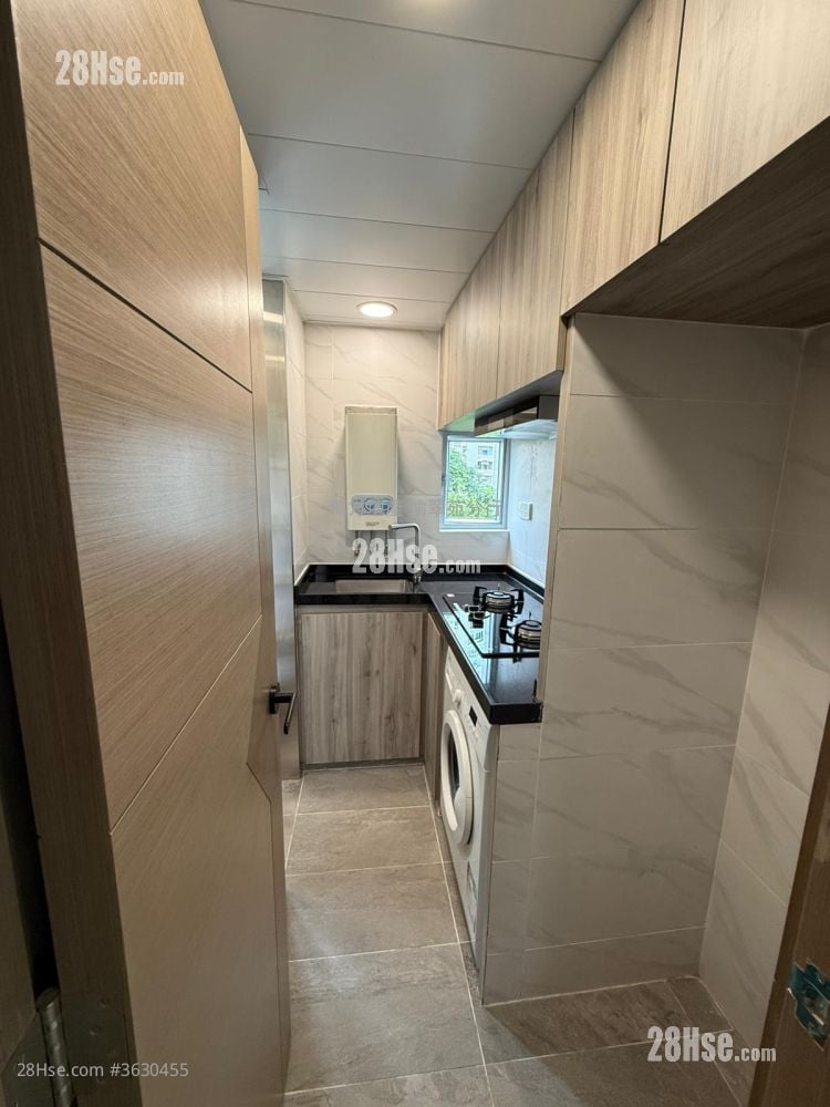 Yiu On Estate Sell 3 Bedrooms , 1 Bathroom 369 ft²