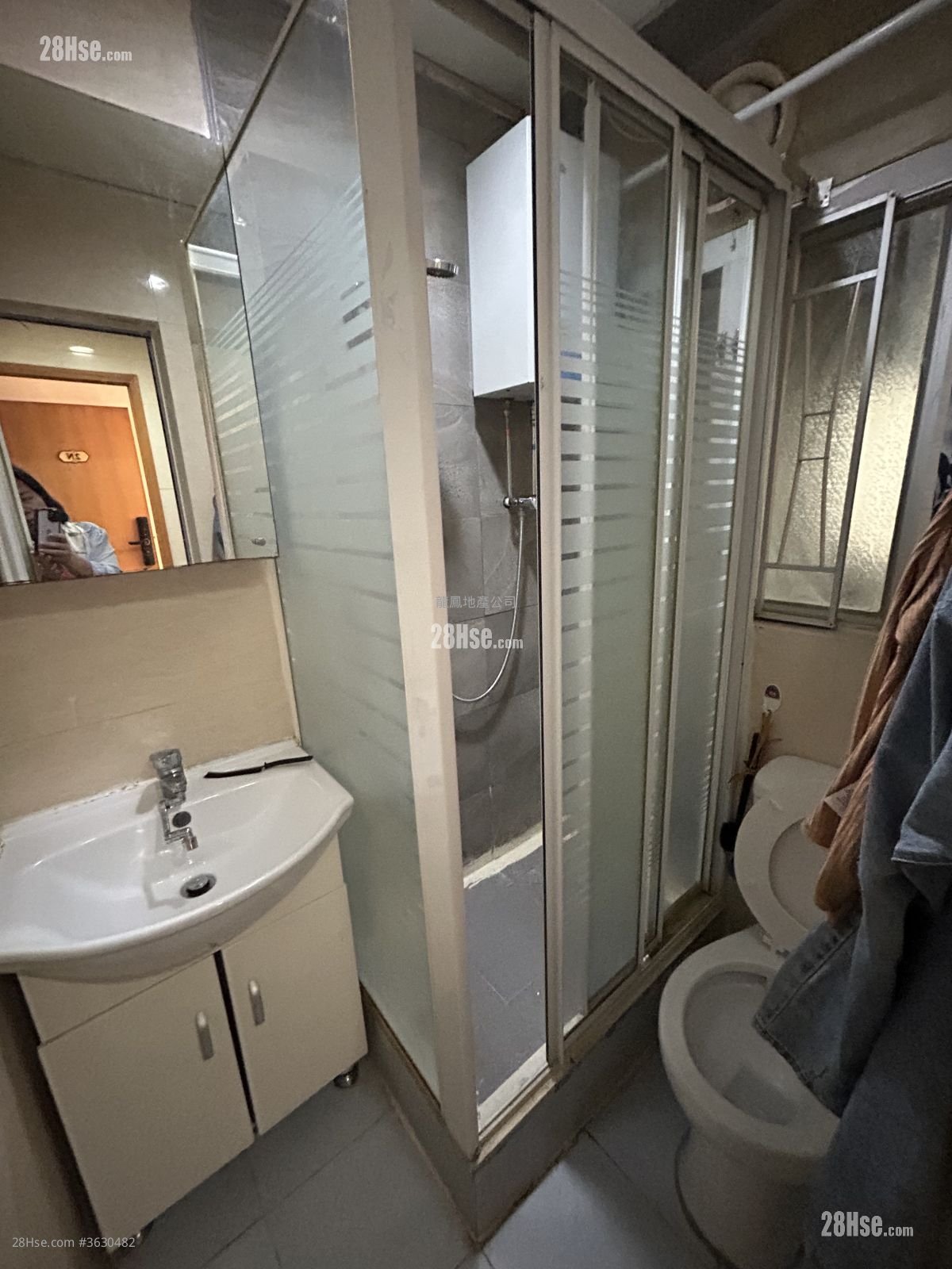 广裕大厦 租盘 389 平方尺