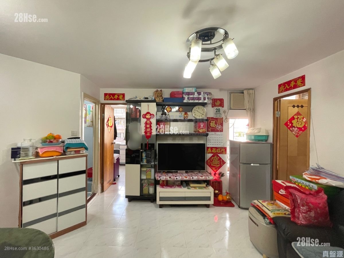King Lam Estate Sell 2 Bedrooms , 1 Bathroom 485 ft²