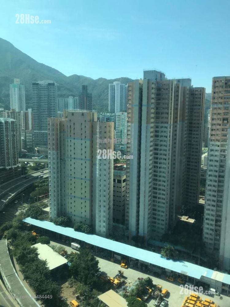 Newton Harbour View Sell 3 Bedrooms , 2 Bathrooms 589 ft²