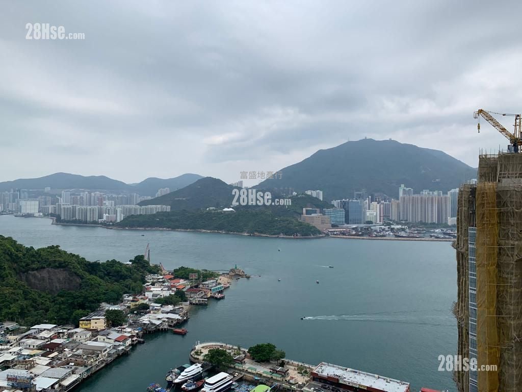 Canaryside Sell 2 Bedrooms , 1 Bathroom 452 ft²