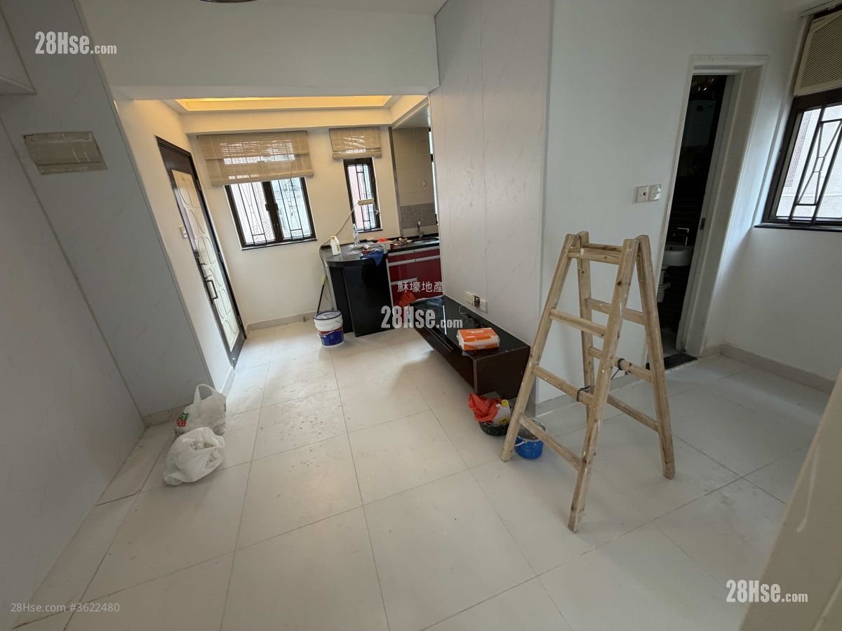 Ka Sing Building Rental 2 Bedrooms , 1 Bathroom 375 ft²