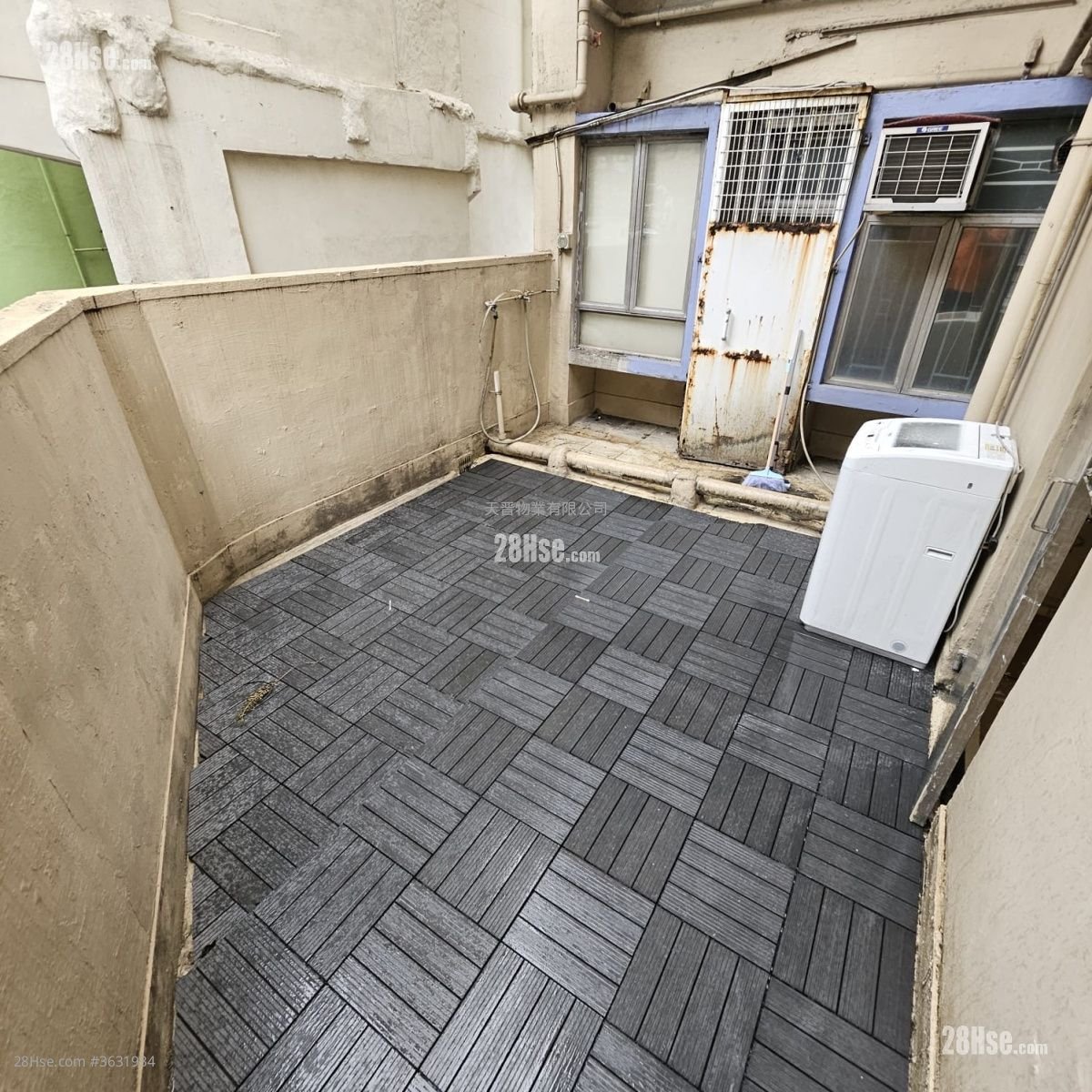 Co-Tack Building Sell 2 Bedrooms , 1 Bathroom 255 ft²