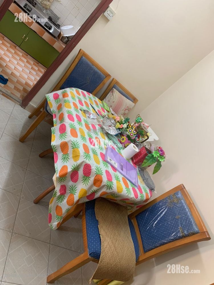 Cheung On Estate Sell 2 Bedrooms , 1 Bathroom 381 ft²